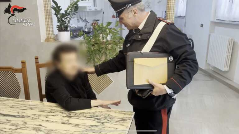 Truffano un’anziana fingendosi impiegati delle Poste: 2 uomini arrestati dopo un inseguimento a Ferrandina