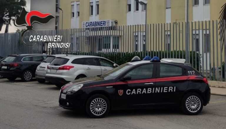 Chiede denaro a un imprenditore minacciandolo con una lettera anonima: 28enne arrestato a Oria