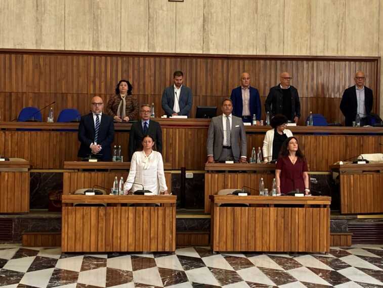 Brindisi, ok al bilancio 2023: migliorano i conti al Comune. Anche Pd e Avs a favore