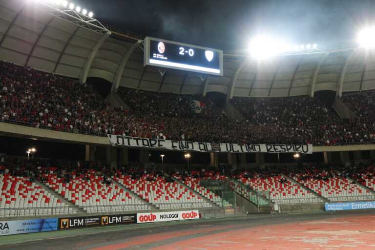 Bari, la carica dei 30mila contro la Ternana: tifosi in massa al “San Nicola” per sostenere i biancorossi