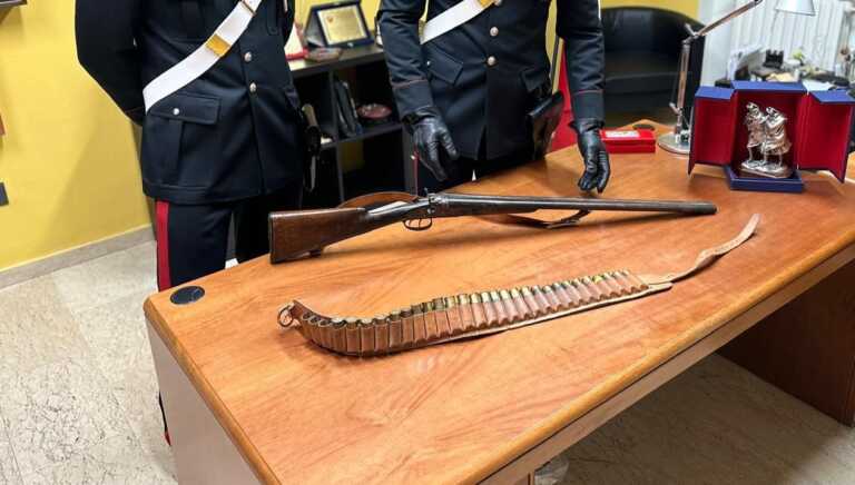 Nasconde un fucile con matricola abrasa e munizioni: arrestato un 60enne a Rionero in Vulture