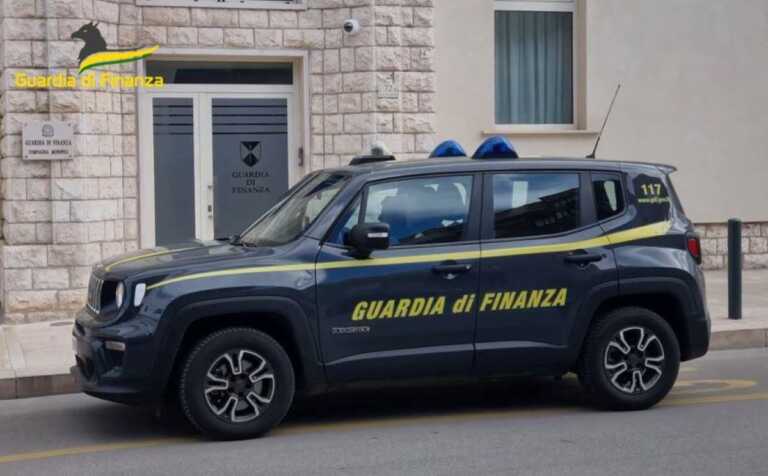 Promettono facili guadagni con investimenti finanziari: truffa da 200mila euro a Locorotondo