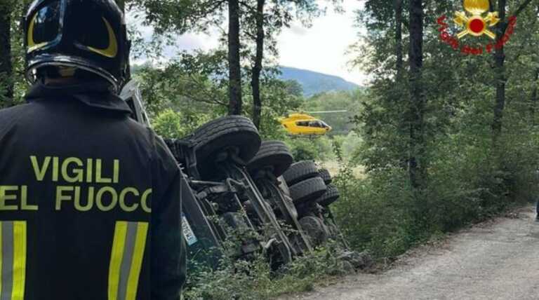 Camion finisce fuori strada nei pressi di una cava: muore un operaio a Ruvo del Monte