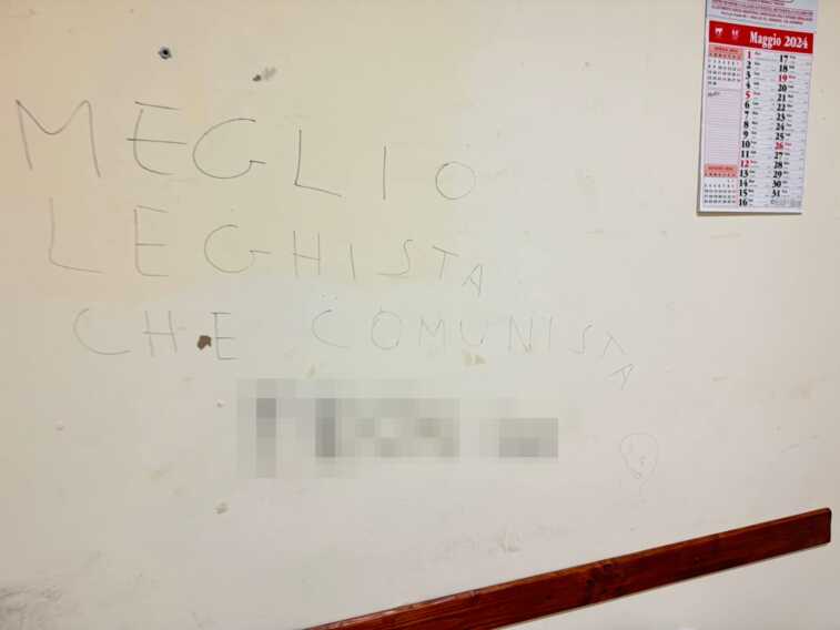 Noha, scritte discriminatorie e omofobe nel circolo Pd. Il segretario denuncia: «Chiaro il riferimento a me»