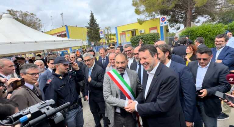 Salvini inaugura il cantiere Brt a Taranto, Melucci: «I bus elettrici rivoluzioneranno la città»