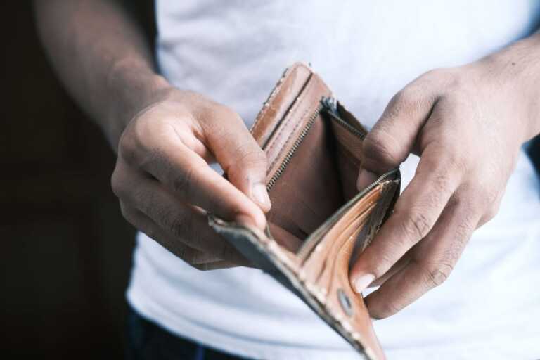 Poco meno di un milione di poveri in Puglia: oltre 100mila persone possono nutrirsi grazie al volontariato