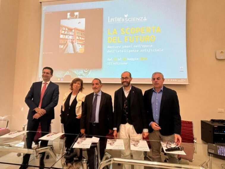 “Restare umani” utilizzando l’intelligenza artificiale: a Conversano torna Lector in Scienza