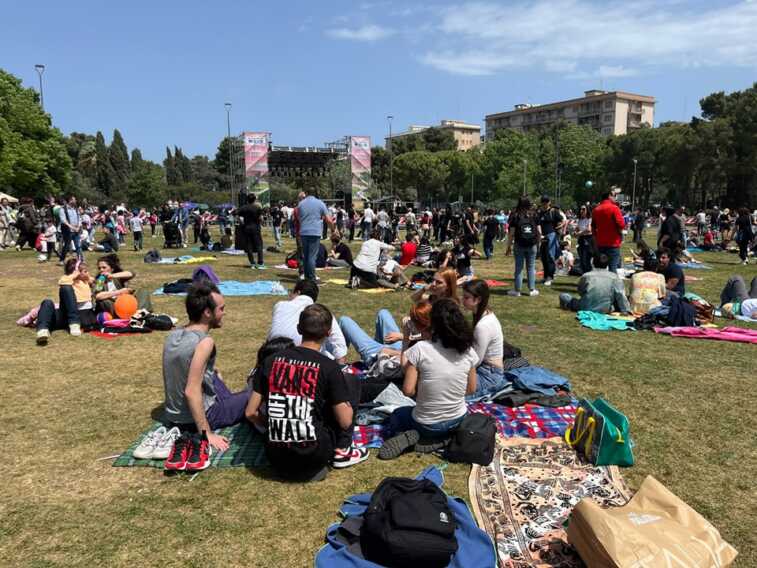 Primo Maggio Barese al parco Due Giugno, Decaro: «Festa fino a stasera ma alle 18 si tifa per il Bari» – VIDEO