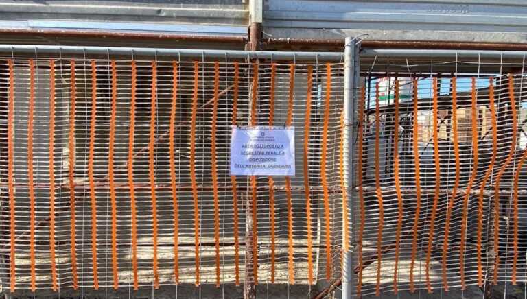Bari, costruivano villette sulla costa senza autorizzazioni: sequestrato il cantiere, 4 denunce – VIDEO