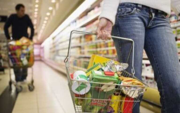 Manfredonia, conosce una donna al supermercato e la perseguita per un anno: arrestato un 65enne