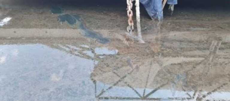 Taranto, allarme nel mar Piccolo: scoperto uno sversamento di olio. Indagini in corso