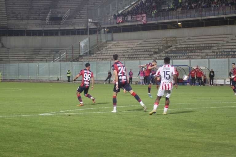Il Taranto stecca la prima in casa con il Vicenza: playoff in salita per gli ionici