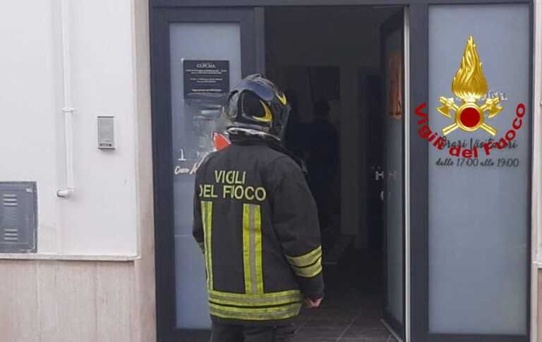 Veglie, si staccano calcinacci dal solaio di una casa di riposo: 93enne colpita alla testa, è in ospedale