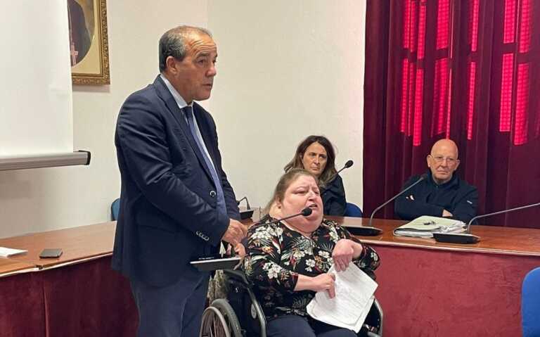 Malcontento nel Leccese. Ad Alessano si dimette la consigliera alla disabilità: «Ancora troppe barriere in strada»
