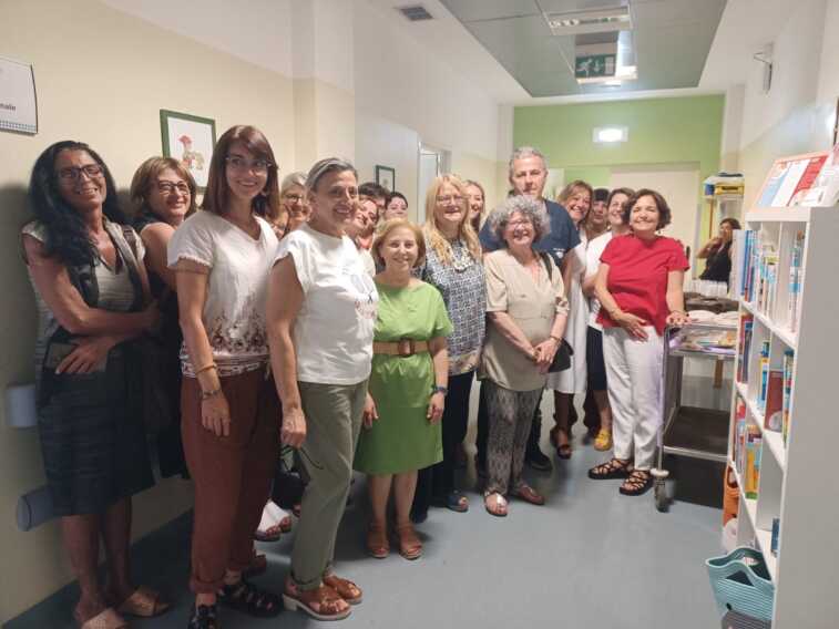 Galleria foto 'Bari, una libreria per i piccoli della Neonatologia del Policlinico: legame più forte tra genitori e bimbi' - foto 1