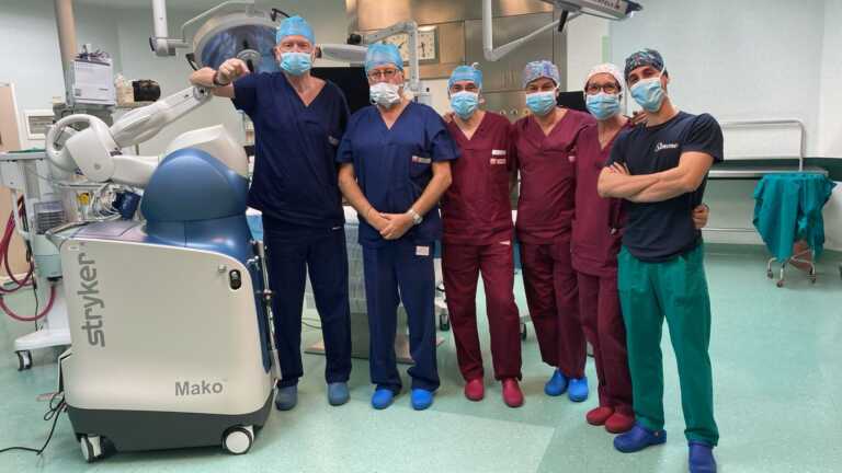 Galleria foto 'Sanità, Asl Bari: «A Putignano i primi 50 interventi di protesi al ginocchio con sistema robotizzato»' - foto 1