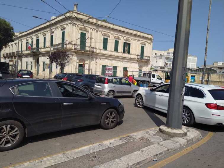 Traffico a Lecce, la ricetta della candidata sindaca Poli Bortone: «Pronti 5mila posti auto»