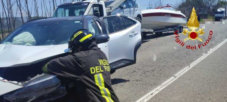 Scontro tra due auto e un furgone a Montescaglioso: ferite 7 persone
