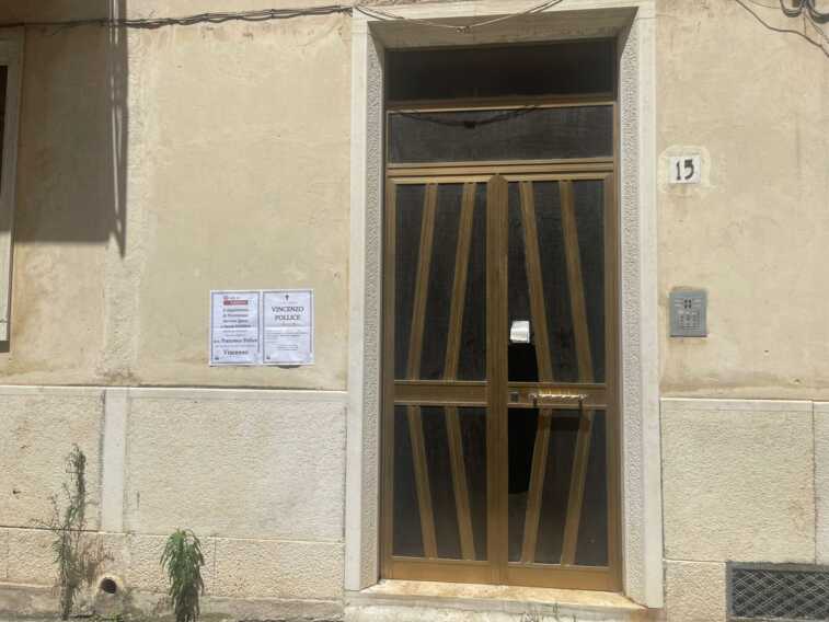 Dramma della solitudine ad Andria: trovato il corpo di un 68enne nella sua abitazione