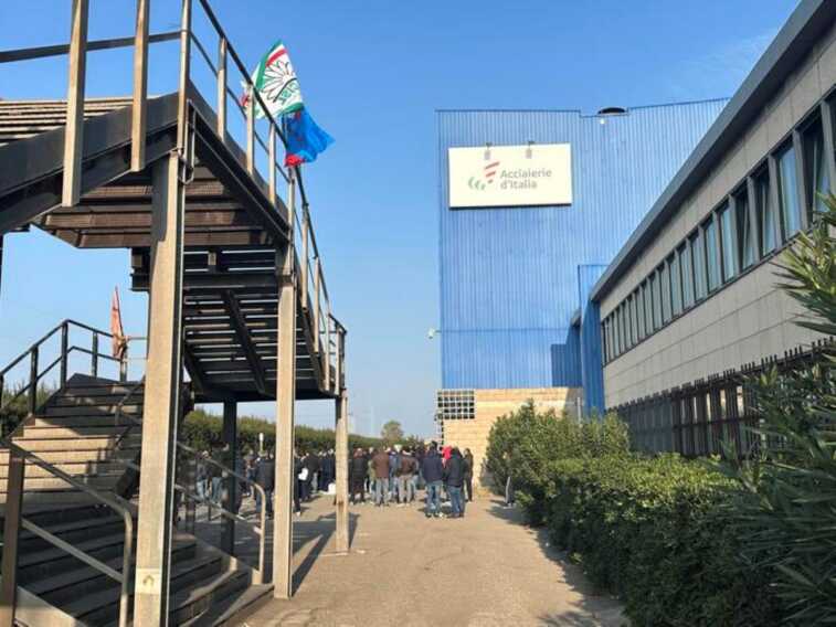 Ex Ilva, gli imprenditori ucraini di Metinvest visitano lo stabilimento di Taranto