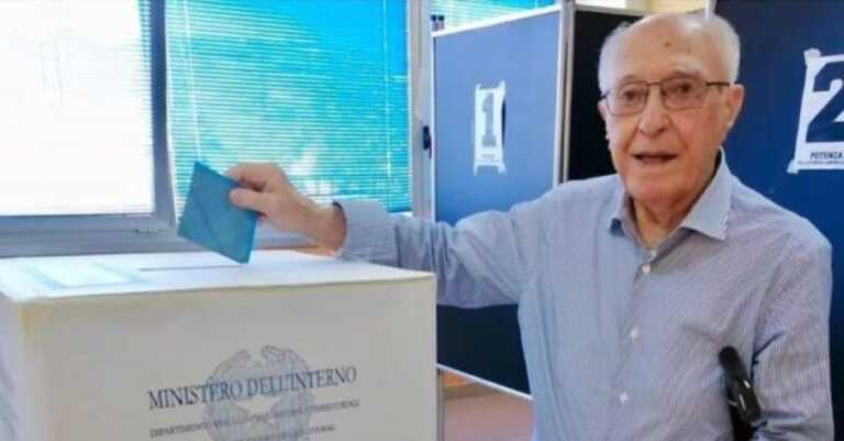 Potenza, va a votare a 101 anni: è il nonno del candidato sindaco Vincenzo Telesca