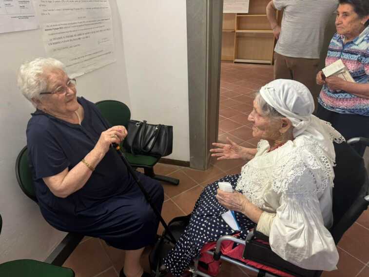 San Paolo Albanese, la lezione di due centenarie: «Il voto è un diritto e vogliamo esercitarlo»