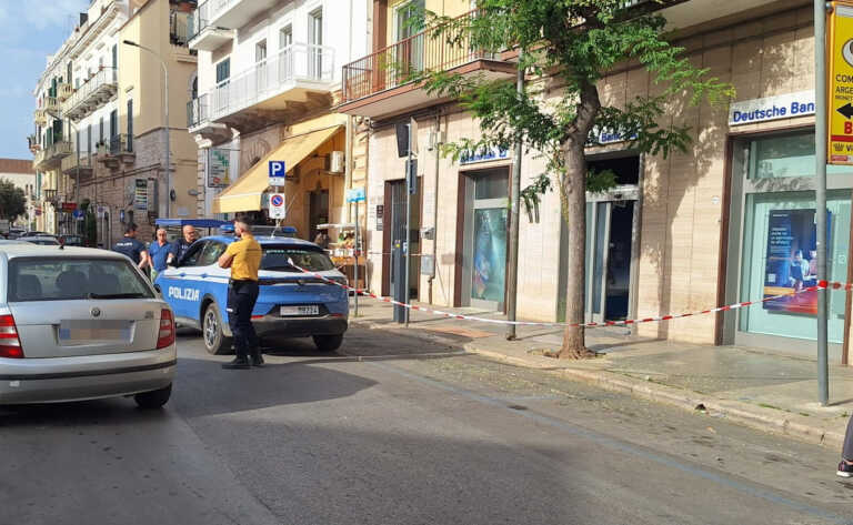 Bitonto, tentano l’assalto al bancomat ma vengono travolti dall’esplosione: due feriti