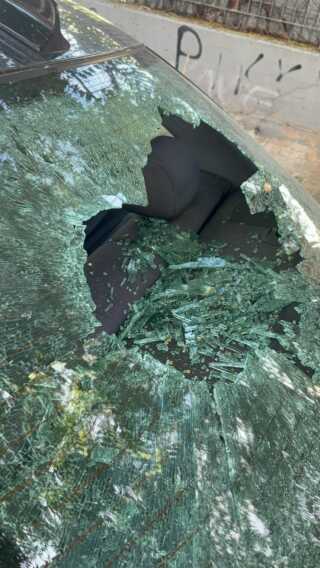Galleria foto 'Bari, “piovono birre” dal ponte Adriatico: una bottiglia finisce su un’auto. La denuncia di un lettore' - foto 5