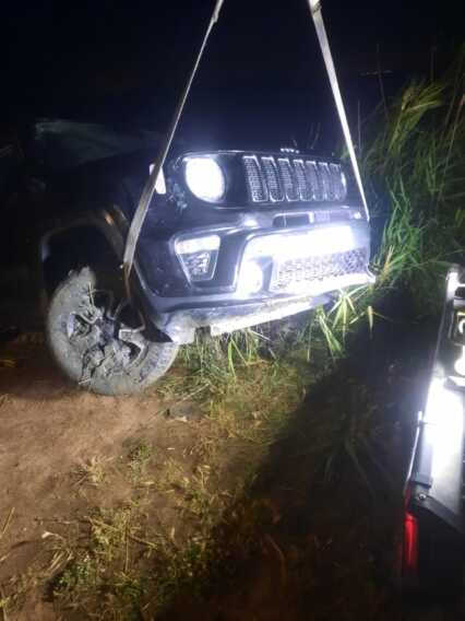 Galleria foto 'Margherita di Savoia, recuperata un’auto nell’Ofanto: forse è stata rubata' - foto 3