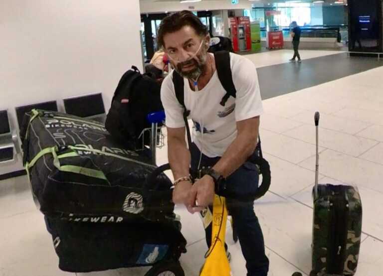 Non può salire sull’aereo con le bombole d’ossigeno: l’Iron man Calcagni resta a terra