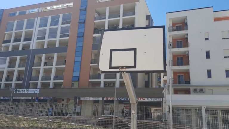 Matera, sottratti canestri dal campetto di piazza “Degli Olmi”: la denuncia social