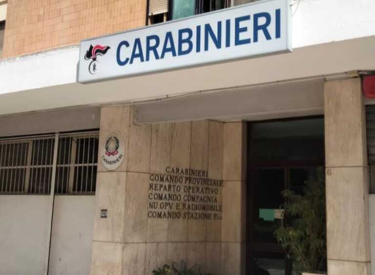 Galleria foto 'Molesta e palpeggia studentesse, anche una minorenne: arrestato un 50enne a Lecce' - foto 1