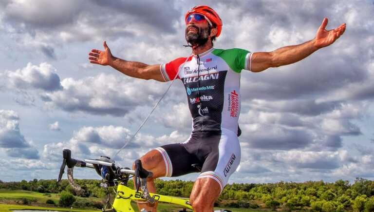 Carlo Calcagni, l’Iron man di Guagnano conquista altri due record e otto ori a Catania