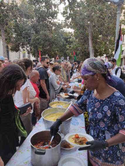 Galleria foto 'Il G7 in Puglia: i capi di Stato al Castello Svevo di Brindisi, in piazza la “cena dei poveri”' - foto 4