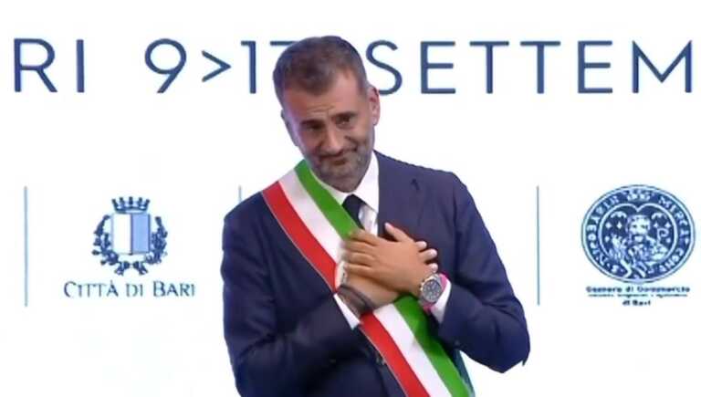Galleria foto 'Bari, finisce l’era Decaro. Il saluto del sindaco alla città: «I dieci anni più belli della mia vita» – VIDEO' - foto 1