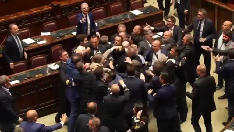Rissa alla Camera, scattano le sanzioni: 4 giorni di stop la pugliese Donno, 15 al leghista Iezzi