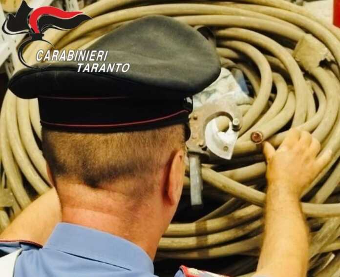 Rubano cinque quintali di cavi in rame nella zona industriale di Taranto: cinque arresti