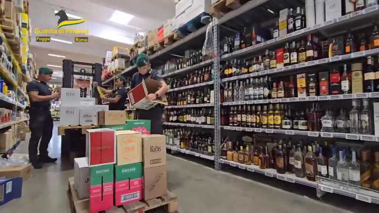 Frode da 18 milioni di euro nel commercio di bevande: otto arresti tra Roma e Foggia – VIDEO