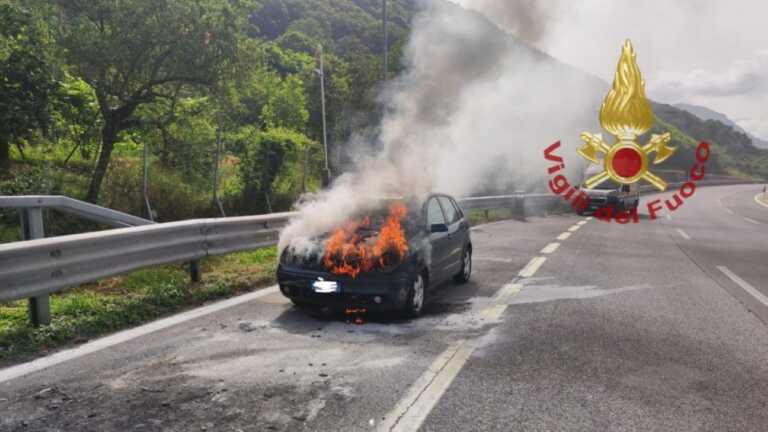 Auto in fiamme sull’autostrada A16 Napoli-Canosa: in salvo padre e figlio partiti da Lecce