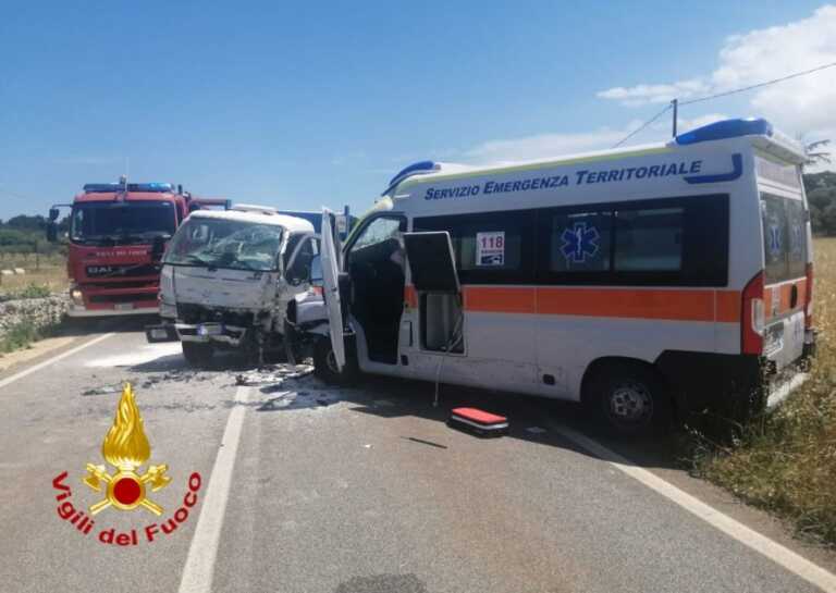 Scontro tra autocarro e ambulanza sulla provinciale 16 tra Cisternino e Ceglie Messapica: 5 feriti