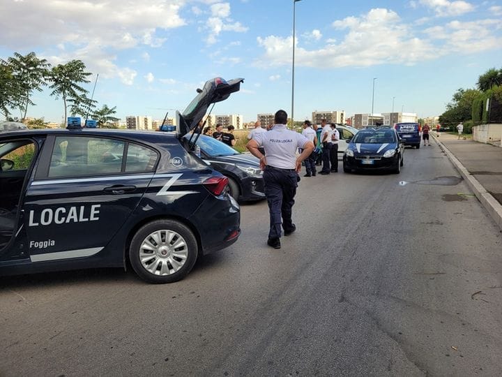 Galleria foto 'Sbalzato dall’auto batte la testa sull’asfalto: muore un 25enne alla periferia di Foggia' - foto 1