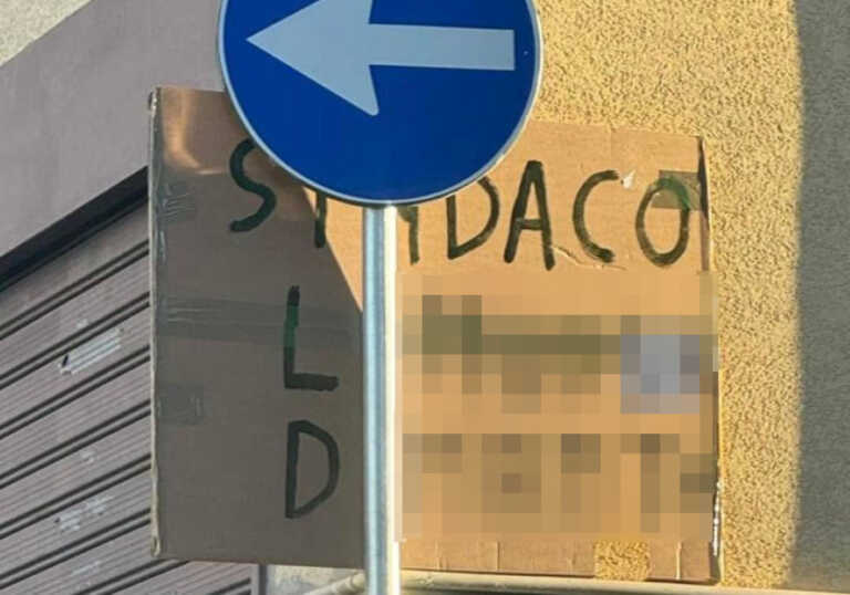 Ginosa, cartellone offensivo contro il sindaco Parisi. Solidarietà dal presidente del M5s Giuseppe Conte
