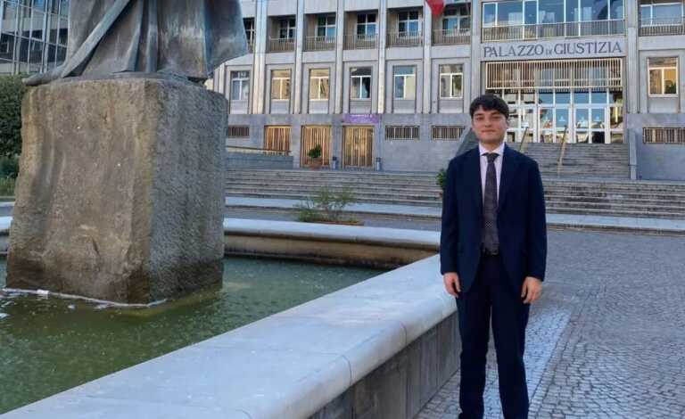 Galleria foto 'L’avvocato più giovane d’Italia, Nicola Vernola: «Porto Bari e la Costituzione nel cuore» – L’INTERVISTA' - foto 1