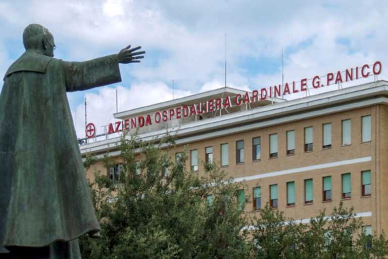 Accoltellata dall’ex a Racale: la 21enne non è in pericolo di vita. La madre ha tentato di fermare il ragazzo
