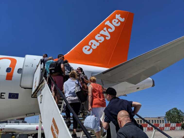 Cancellati i voli Easyjet Brindisi-Milano: per i passeggeri possibilità di rimborso di 250 euro