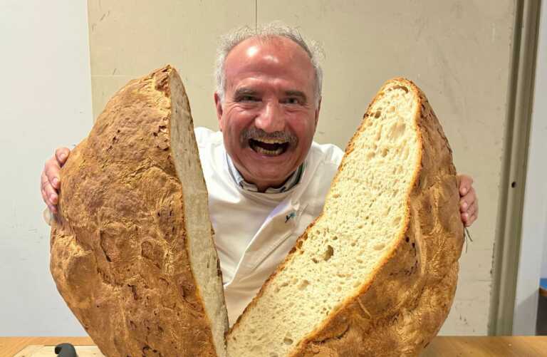 Orsara di Puglia, l'”ambasciatore” Peppe Zullo che porta in tour la sua cucina contadina