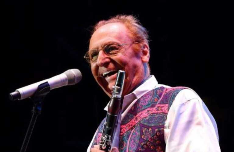 Foggia, a Renzo Arbore il diploma honoris causa in clarinetto: «Ha impreziosito la cultura italiana»
