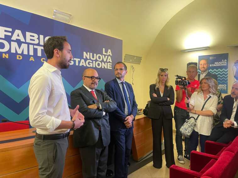 Bari al ballottaggio, Sangiuliano con Fabio Romito: «Se vince sarò assessore alla Cultura» – VIDEO
