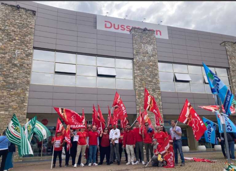 Lavoro, scioperano i dipendenti della Dussmann: «Non si condizioni il rinnovo del Ccnl»