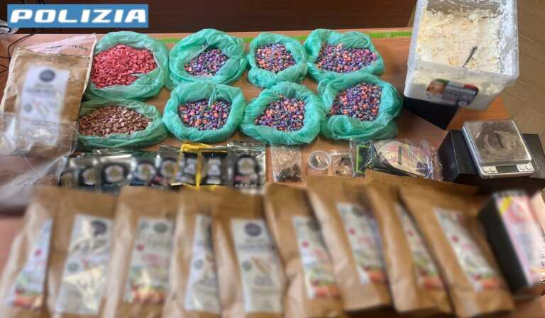 Ecstasy, ketamina e anfetamina per la movida nel Barese: arrestato un uomo a Giovinazzo